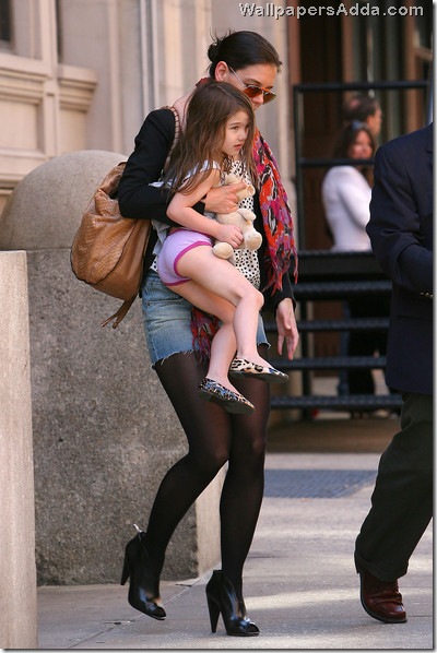 Suri Cruise daughter Tom Cruise Katie Holmes DKGT9D6kfkTl