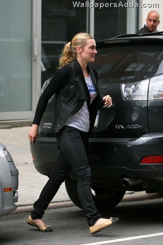 [Putting+united+front+Kate+Winslet+Sam+Mendes+913x9PaDm9Gl[2].jpg]