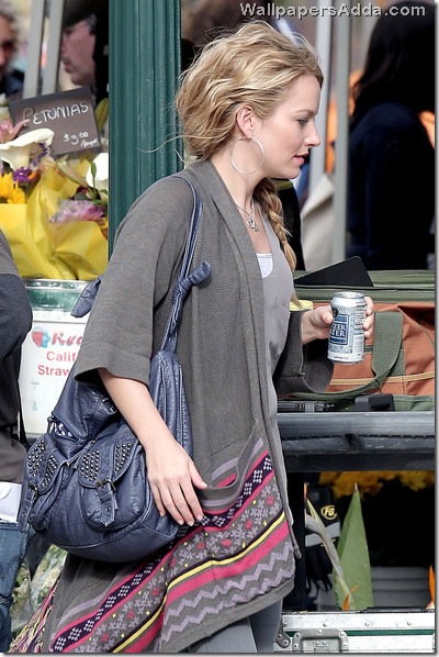 Ugly Betty star Becki Newton embraces boho KfiYAFaBMQjl