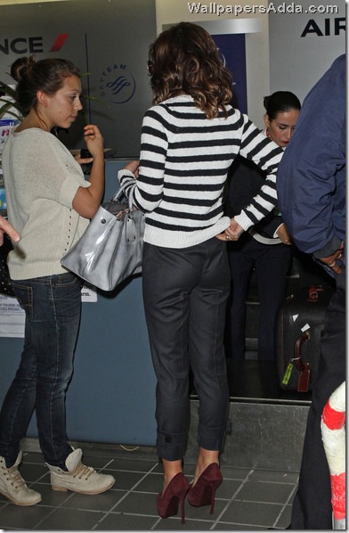 Cheryl smiles with stripes PK4bTxmAIfpl