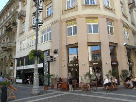 A Szent István-bazilika vagy Lipótvárosi plébániatemplom római katolikus templom, Magyarország egyik legjelentősebb egyházi épülete, Budapest egyik legnagyobb idegenforgalmi nevezetessége. A Szent István-kultusz fő helyszíne: a bazilika névadója a magyar államalapító király, I. (Szent) István, akinek épségben maradt jobb kezét, a Szent Jobbot ereklyeként itt őrzik.