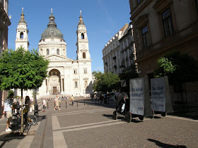 pictures, képek, Szent István tér,  panorama, Saint Stephen, Bazilika, Szent István Bazilika,  Belváros, blog,   V. kerület Black and White, kocsma, 