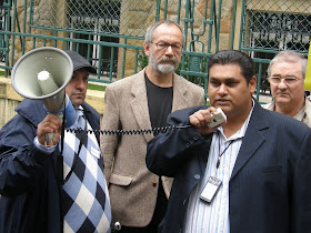 VI. kerület, Budapest, Francia Nagykövetség, Lendvay utca, Deák-Bárdos Ágnes, Tamás Gáspár Miklós, nein zu rassism, nemet a rasszizmusra, liberté, égalité VI. kerület, Budapest, Francia Nagykövetség, Lendvay utca 27, Deák-Bárdos Ágnes, Tamás Gáspár Miklós, photo, pictures, demonstration, képek