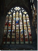 2010.08.08-024 vitraux dans la cathédrale
