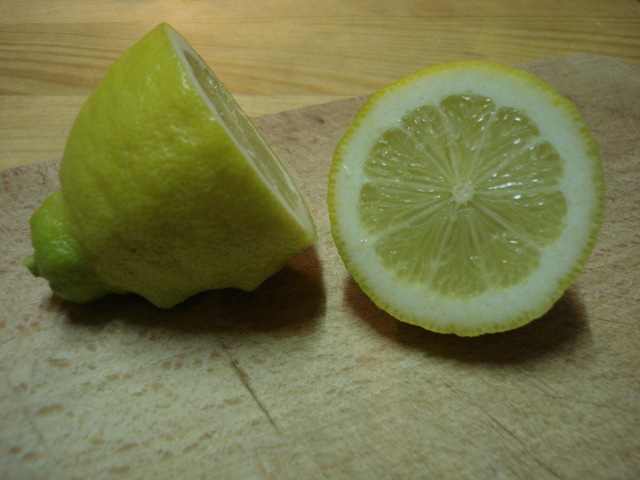 [cut lemon_1_1_1[3].jpg]