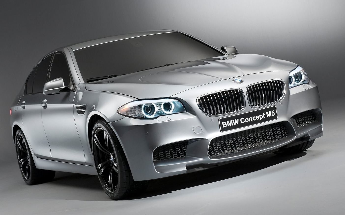 [BMW-M5_Concept_2011_1600x1200_wallpaper_01[3].jpg]