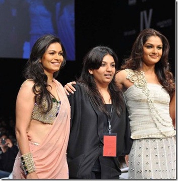 Payal Singhal's collection at LFW2010