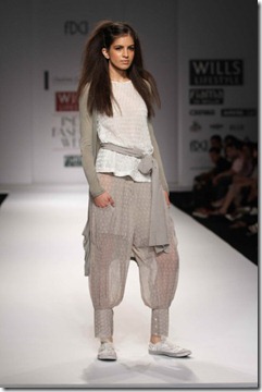 WIFW SS 2011 collection by Chandrani Singh Fllora 8