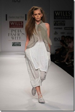 WIFW SS 2011 collection by Chandrani Singh Fllora 9