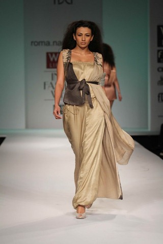 [WIFW SS 2011 colection by Roma Narsinghani (5)[5].jpg]