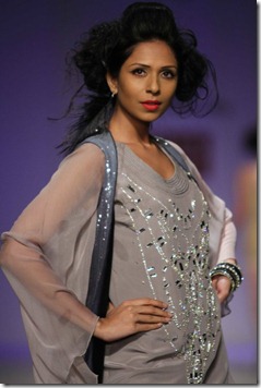 WIFW SS 2011 collection by Preeti Chandra's Show   (7)