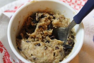 Cookie Dough Mug Muffin (Gluten-free, sugar-free, vegan)