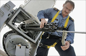 canada2mmphlanxHMCSWinnipeg.jpg