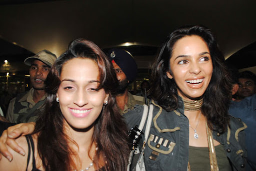 CLICK THE ABOVE ARROW TO  ZOOM THE IMAGE