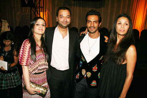 CLICK THE ABOVE ARROW TO  ZOOM THE IMAGE