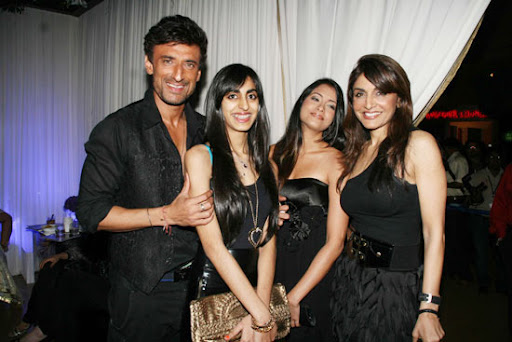 CLICK THE ABOVE ARROW TO  ZOOM THE IMAGE