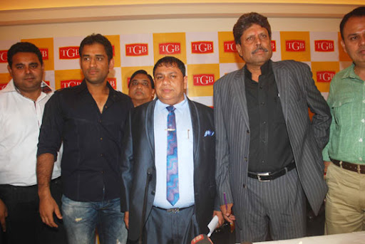 CLICK THE ABOVE ARROW TO  ZOOM THE IMAGE