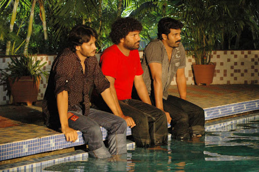 CLICK THE ABOVE ARROW TO  ZOOM THE IMAGE