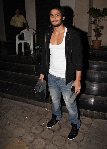 CLICK THE ABOVE ARROW TO  ZOOM THE IMAGE