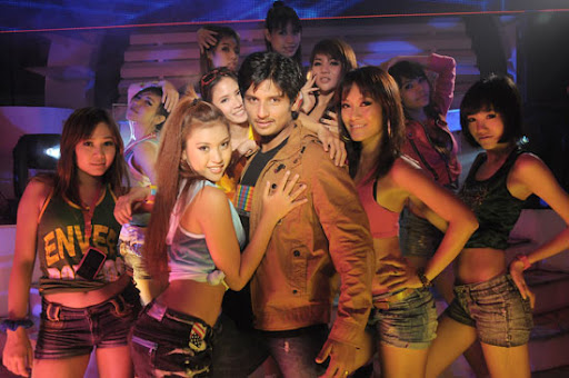 CLICK THE ABOVE ARROW TO  ZOOM THE IMAGE