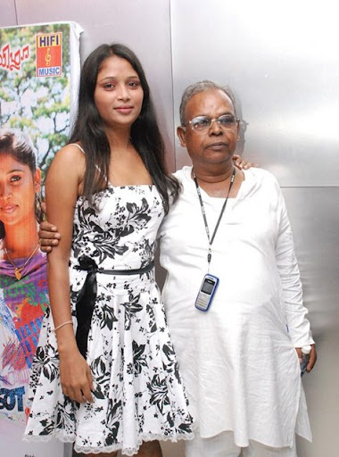 CLICK THE ABOVE ARROW TO  ZOOM THE IMAGE