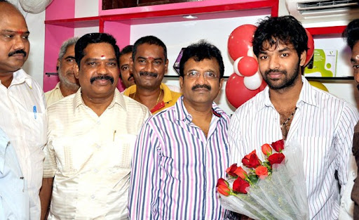 CLICK THE ABOVE ARROW TO  ZOOM THE IMAGE