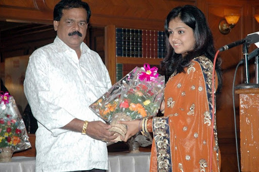 CLICK THE ABOVE ARROW TO  ZOOM THE IMAGE