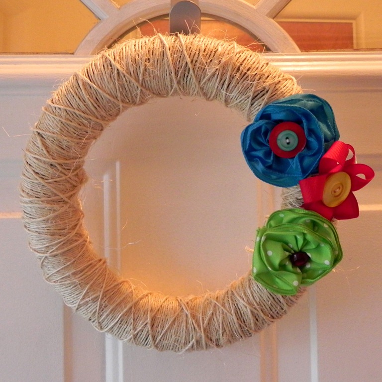 [mad-in-crafts-summer-wreath5.jpg]
