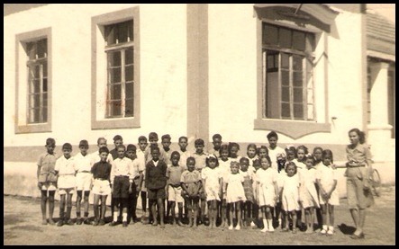 Alunos-Escola-Paiva-Couceiro-Profess[2]