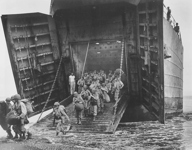 [USS_LST-66_disembarks_troops_during_invasion_of_Cape_Gloucester[3].jpg]