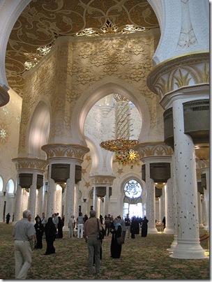450px-Sheikh_Zayed_Mosque_inside_1