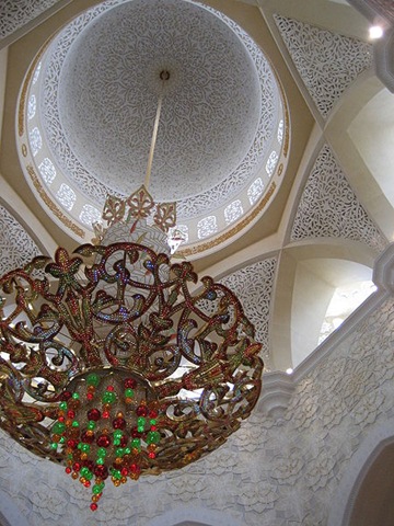 [450px-Sheikh_Zayed_Mosque_inside_6[2].jpg]