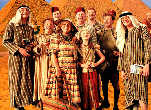 [weasleys in egypt cropped[4].png]