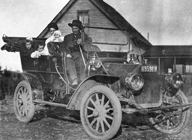 [1910 buick[2].jpg]