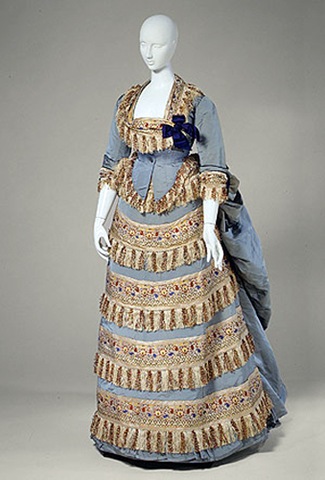 [1872 worth gown[2].jpg]