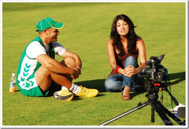 IPL 4 Hot Pictures,Stills : VJ Archana Vijaya Hot IPL Anchor