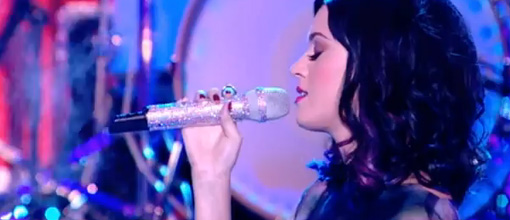 Katy Perry performs 'Teenage dream' on Le grand journal | Live performance