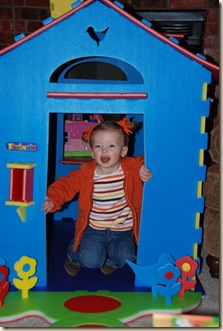 smaller new playhouse 002