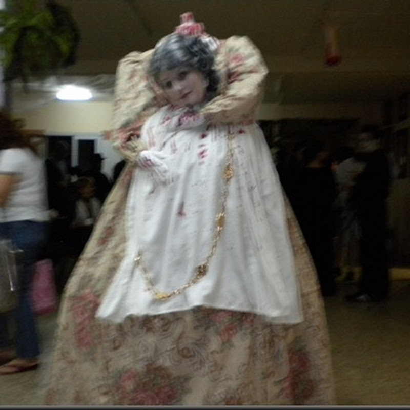 fotos de los lectores: disfraz de María Antonieta decapitada