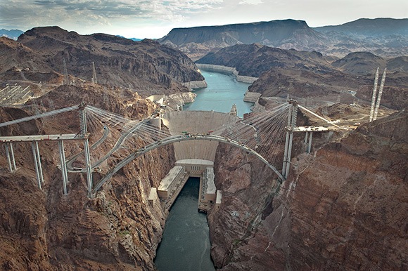 [The-Hoover-Dam-Bypass-Bridge[3].jpg]