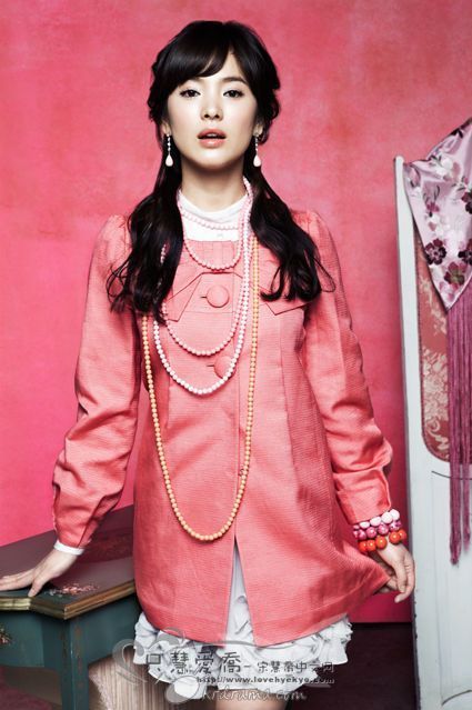 Song Hye Kyo Picture For Fashion Photoshoot 