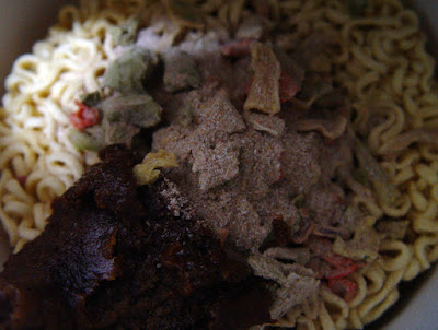 [Food]便利商店挖寶：口感派速食麵「味丹．濃拉麵」試吃心得分享！ - 阿祥的網路筆記本