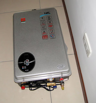 [Home] 新居家具進場之二：餐桌椅/書櫃/櫥櫃…外加熱水器！ - 阿祥的網路筆記本