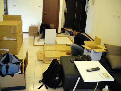 [Home] 新居家具進場之二：餐桌椅/書櫃/櫥櫃…外加熱水器！ - 阿祥的網路筆記本