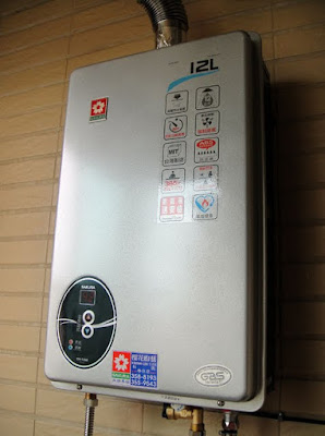 [Home] 新居家具進場之二：餐桌椅/書櫃/櫥櫃…外加熱水器！ - 阿祥的網路筆記本