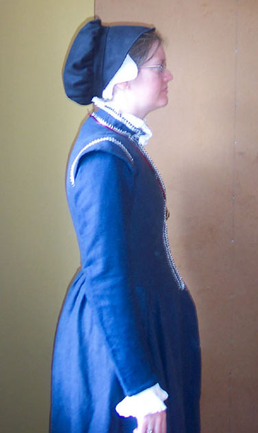 Closed skirt, side