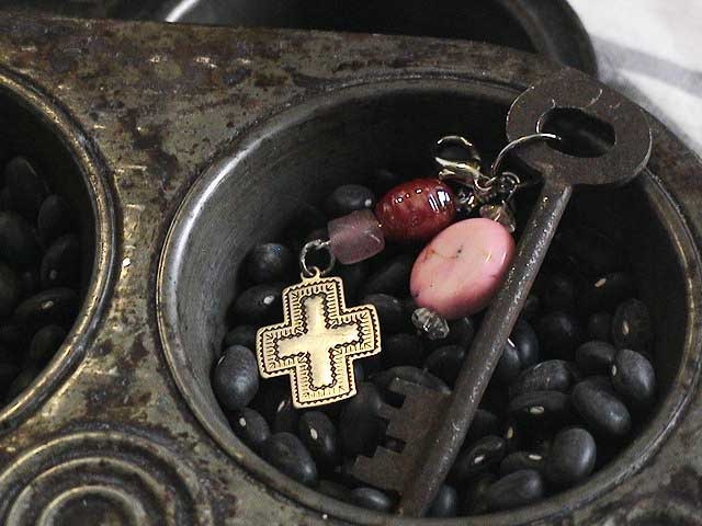 [pink-key-charm[2].jpg]