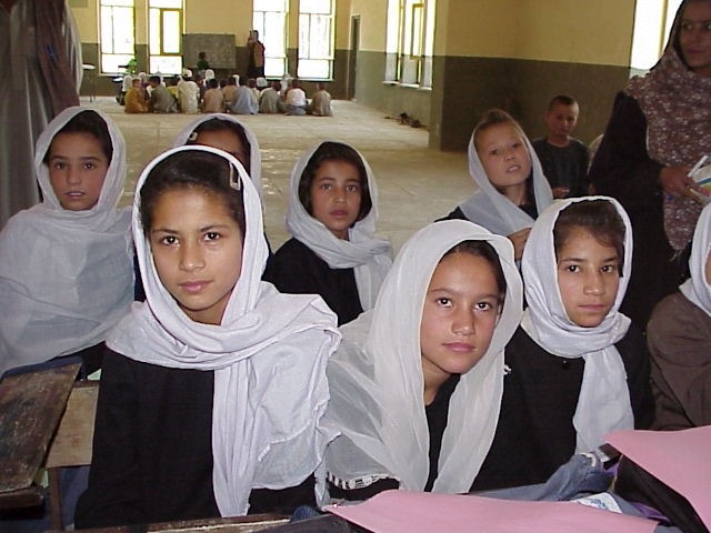 [afghanschoolgirls[4].jpg]