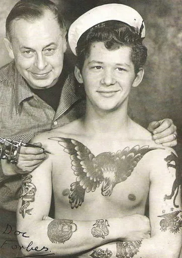 http://lh6.ggpht.com/_RvnAJ_8jAiU/SeKDPnjlA1I/AAAAAAAAAwE/nWrIv1ssJig/s512/vintage-tattoo27.jpg