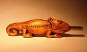 wooden-chameleon-usb-drive_1